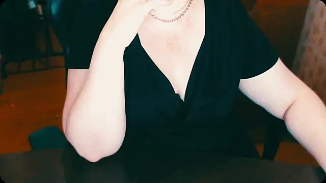Snapshot of AlisaHot55 chatting on 03-18-25, 10:36 AlisaHot55 online show from 03-18-25, 10:36