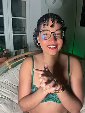 Snapshot of Lauyako chatting on 05-06-26, 11:48 Lauyako online show from 05-06-26, 11:48