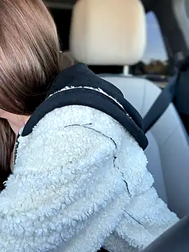 lunagirl13 online show from 10-28-25, 06:43