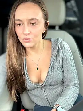 lunagirl13 online show from 11-14-25, 07:23