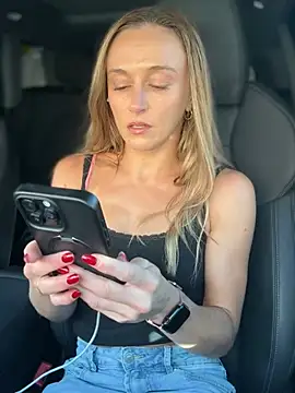 lunagirl13 online show from 07-06-26, 11:51