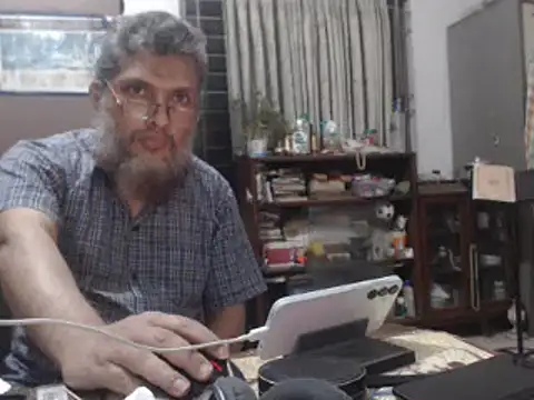 Snapshot of HOW70 chatting on 02-08-25, 08:21 HOW70 online show from 02-08-25, 08:21