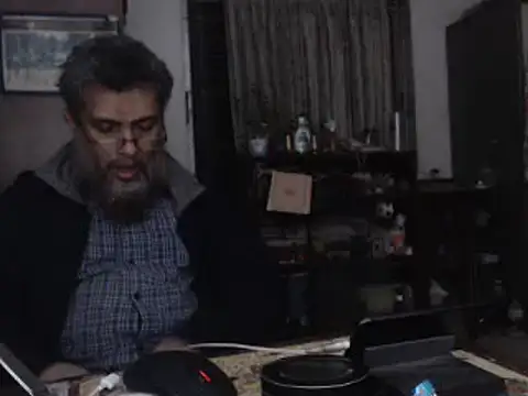 Snapshot of HOW70 chatting on 02-09-25, 08:24 HOW70 online show from 02-09-25, 08:24