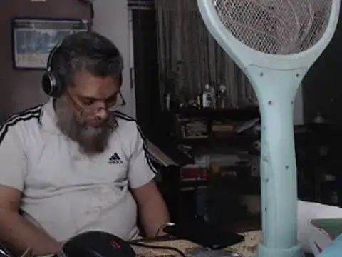 Snapshot of HOW70 chatting on 02-21-25, 09:00 HOW70 online show from 02-21-25, 09:00