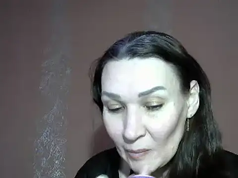 Snapshot of PrettyAndWild chatting on 02-23-25, 09:44 PrettyAndWild online show from 02-23-25, 09:44