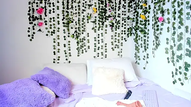 Snapshot of violeta_milleer chatting on 02-10-25, 04:58 violeta milleer online show from 02-10-25, 04:58