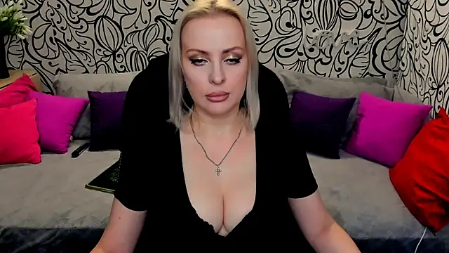 Snapshot of Hotdreamhere chatting on 12-12-24, 10:56 Hotdreamhere online show from 12-12-24, 10:56