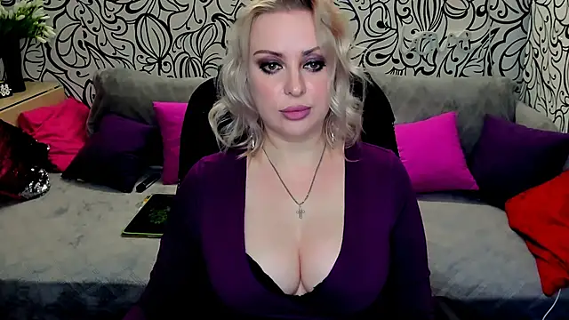 Snapshot of Hotdreamhere chatting on 01-13-25, 02:42 Hotdreamhere online show from 01-13-25, 02:42