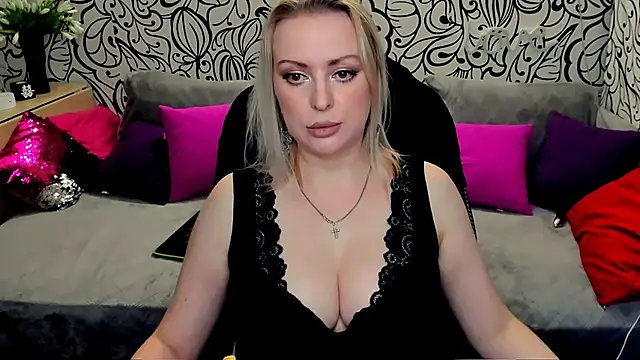 Snapshot of Hotdreamhere chatting on 02-01-25, 01:51 Hotdreamhere online show from 02-01-25, 01:51