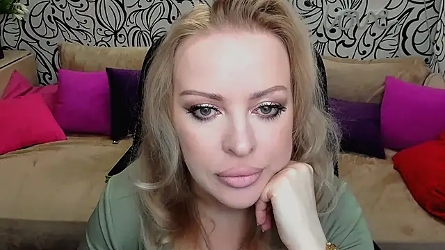 Hotdreamhere online show from 03-30-26, 04:57