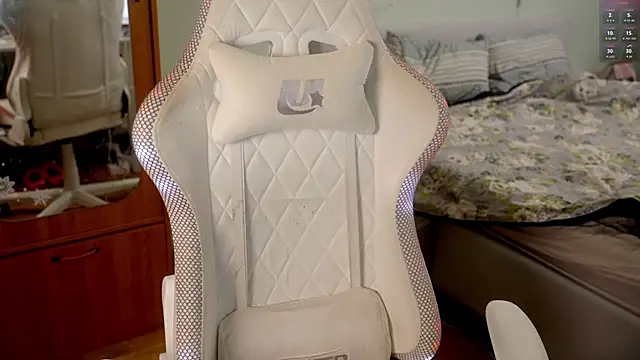 ho1yho1e online show from 04-08-26, 09:26