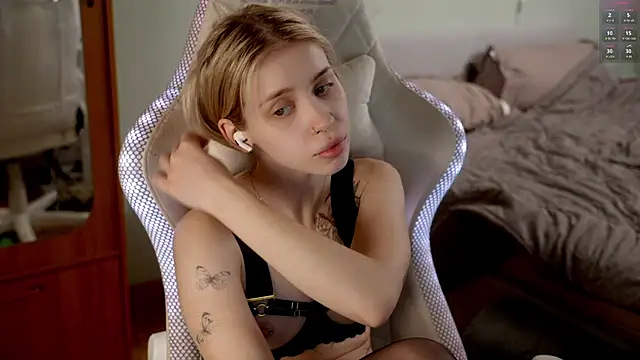 ho1yho1e online show from 04-18-26, 07:29