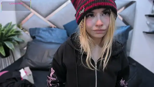 Keidy rose online show from 10-29-25, 07:04