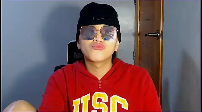 Snapshot of WONDERWOMAN2023 chatting on 12-12-24, 01:32 WONDERWOMAN2023 online show from 12-12-24, 01:32