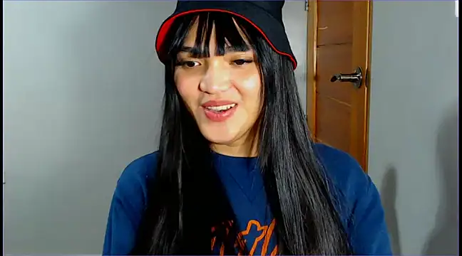 Snapshot of WONDERWOMAN2023 chatting on 02-09-25, 01:46 WONDERWOMAN2023 online show from 02-09-25, 01:46