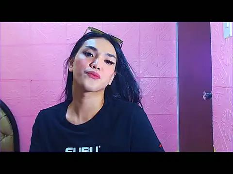 Snapshot of WONDERWOMAN2023 chatting on 10-30-25, 11:27 WONDERWOMAN2023 online show from 10-30-25, 11:27