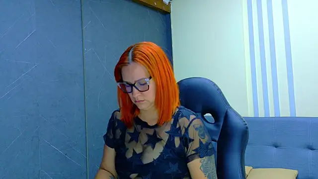 Britney taylor  online show from 04-10-26, 07:18