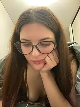 little belucci online show from 01-29-25, 05:56