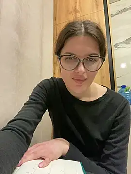 little belucci online show from 02-06-25, 04:03