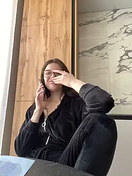 little belucci online show from 02-10-25, 11:36