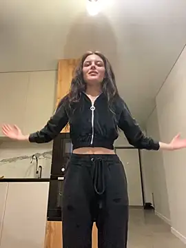 little belucci online show from 02-22-25, 03:03