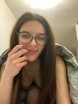 little belucci online show from 02-25-25, 07:47