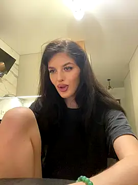 little belucci online show from 12-15-25, 03:27