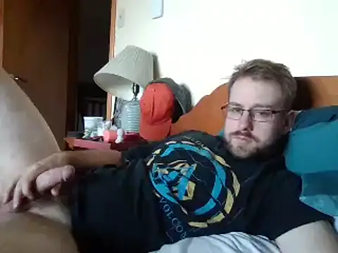 Snapshot of shyv13 chatting on 10-04-25, 09:13 shyv13 online show from 10-04-25, 09:13