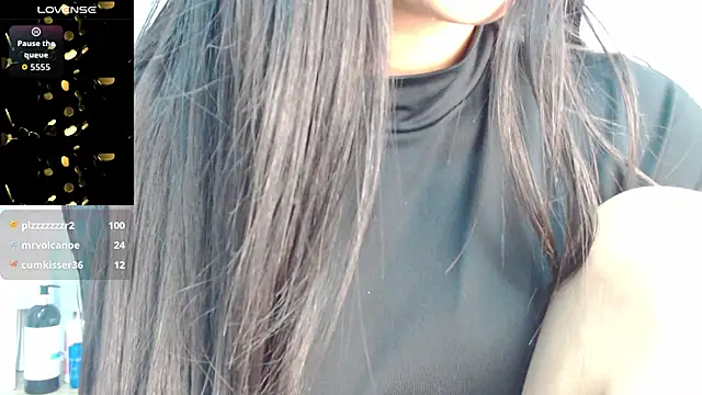 Snapshot of amy_le01 chatting on 07-06-26, 03:03 amy le01 online show from 07-06-26, 03:03