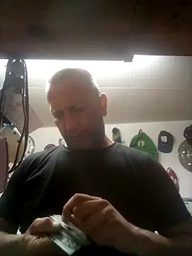 Snapshot of XLstrong chatting on 07-20-26, 02:59 XLstrong online show from 07-20-26, 02:59