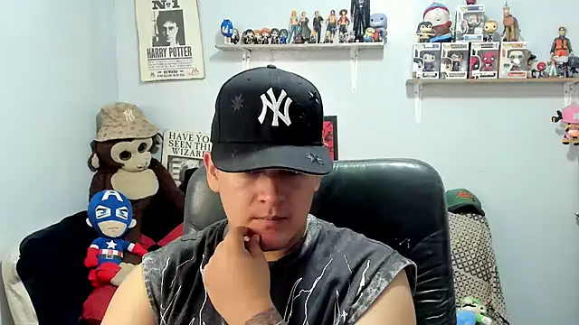 Snapshot of ney_22 chatting on 05-16-26, 02:52 ney 22 online show from 05-16-26, 02:52