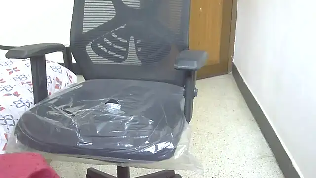 Snapshot of Nithya_forever chatting on 11-21-25, 05:17 Nithya forever online show from 11-21-25, 05:17