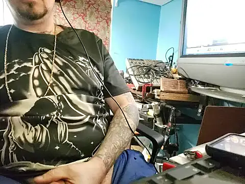 Snapshot of faded206 chatting on 02-28-25, 01:36 faded206 online show from 02-28-25, 01:36