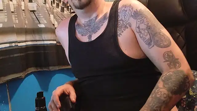 Snapshot of faded206 chatting on 10-03-25, 12:35 faded206 online show from 10-03-25, 12:35