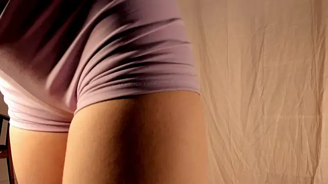 Snapshot of hee_jeen chatting on 02-07-25, 01:47 hee jeen online show from 02-07-25, 01:47