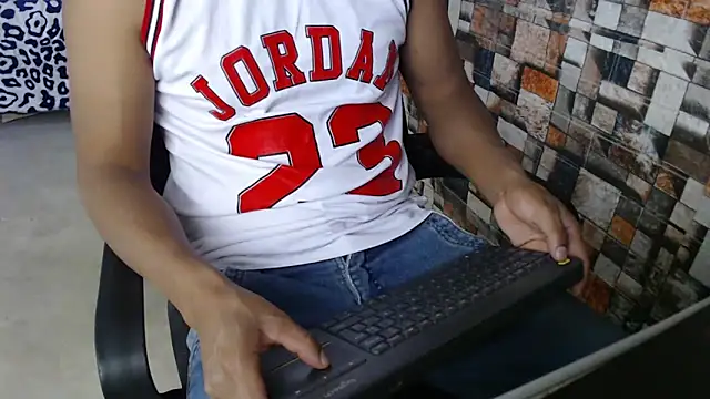 Snapshot of sexatlexx chatting on 11-04-25, 09:03 sexatlexx online show from 11-04-25, 09:03