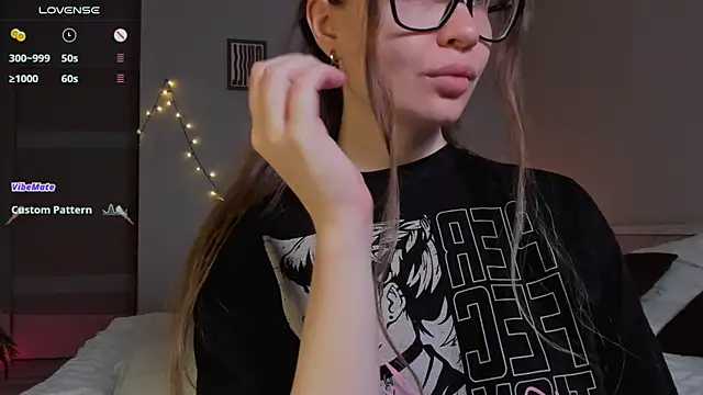 Snapshot of Virtual_Girll chatting on 09-24-25, 06:22 Virtual Girll online show from 09-24-25, 06:22