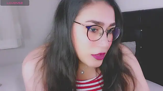 Snapshot of MERA_arab chatting on 10-20-25, 11:27 MERA arab online show from 10-20-25, 11:27