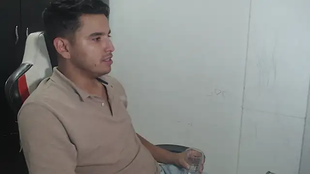 Snapshot of kylian_07 chatting on 12-04-25, 03:05 kylian 07 online show from 12-04-25, 03:05