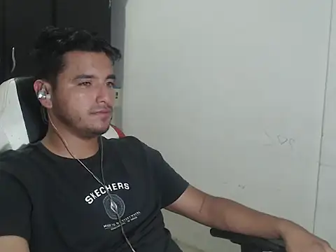 Snapshot of kylian_07 chatting on 12-16-25, 02:49 kylian 07 online show from 12-16-25, 02:49