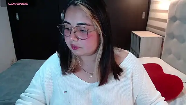 yini angel online show from 07-13-26, 02:47
