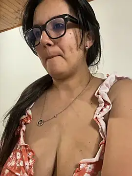 SWEETLILY18 online show from 06-11-26, 12:08