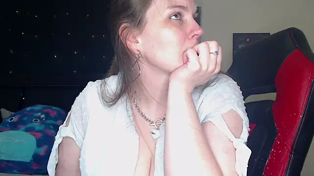 ToxicLilly online show from 12-18-24, 10:19