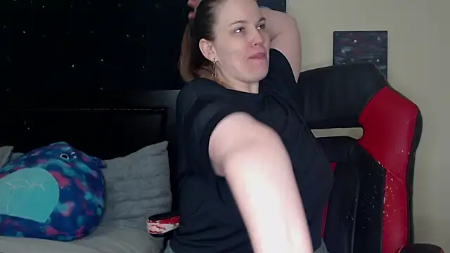 ToxicLilly online show from 01-17-25, 10:00