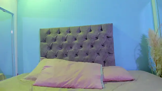 isa kiss online show from 09-21-25, 02:13