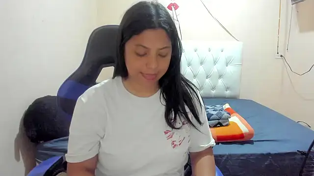 Leylafourniert online show from 03-22-25, 08:26