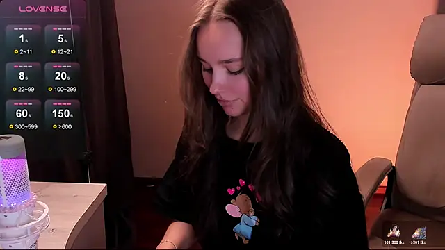 Snapshot of AliceOrlova chatting on 11-19-25, 02:17 AliceOrlova online show from 11-19-25, 02:17