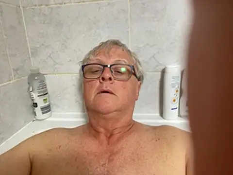 Snapshot of bigbadjon69 chatting on 05-05-26, 11:29 bigbadjon69 online show from 05-05-26, 11:29