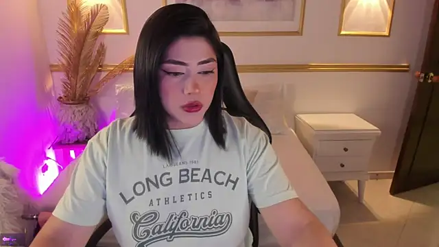 lucy26  online show from 02-21-25, 02:17