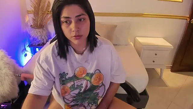 lucy26  online show from 02-21-25, 08:29